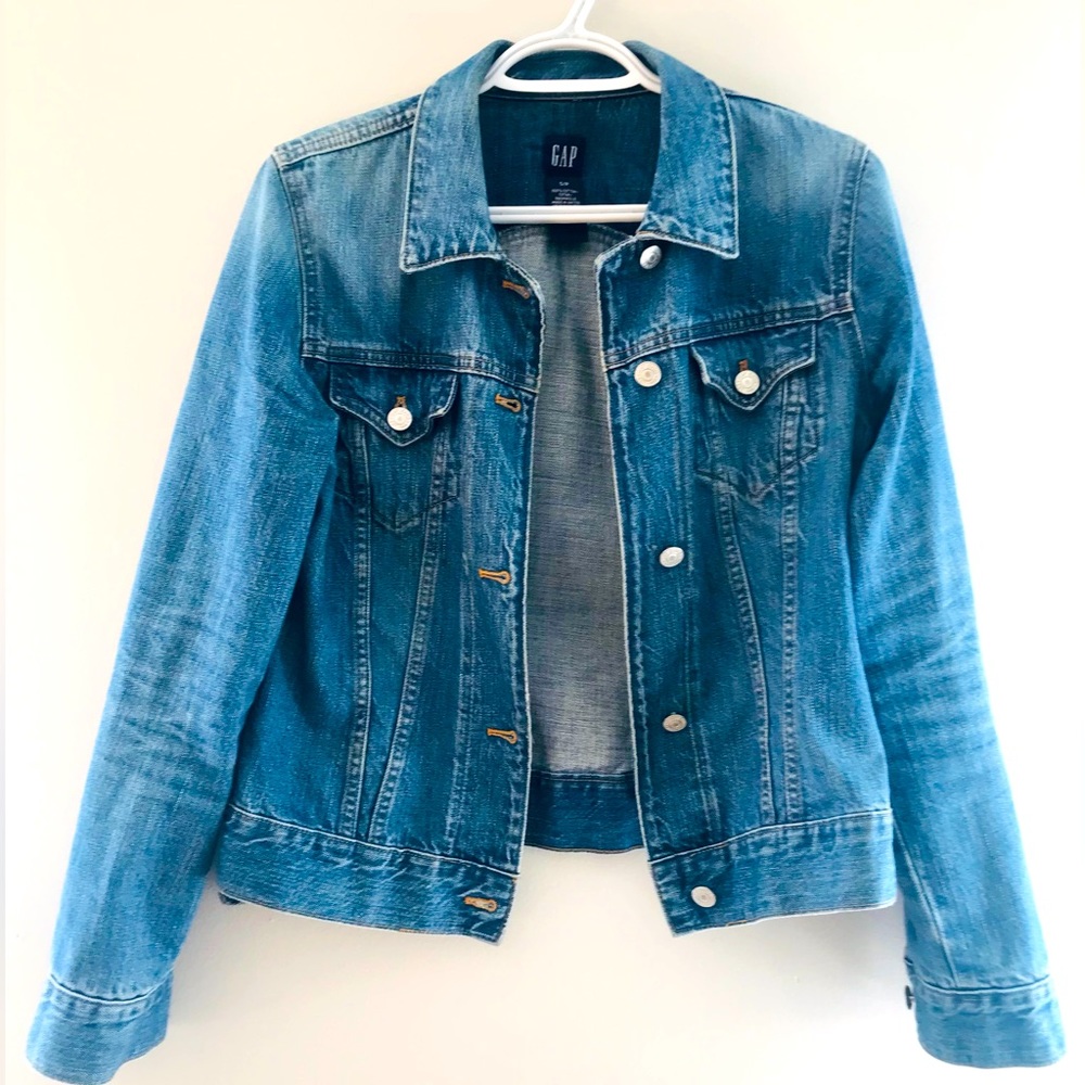 GAP, 90’s, y2k, womens size S, denim jacket, jean jacket